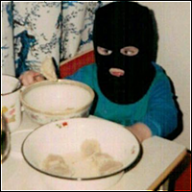 nelegal_mora